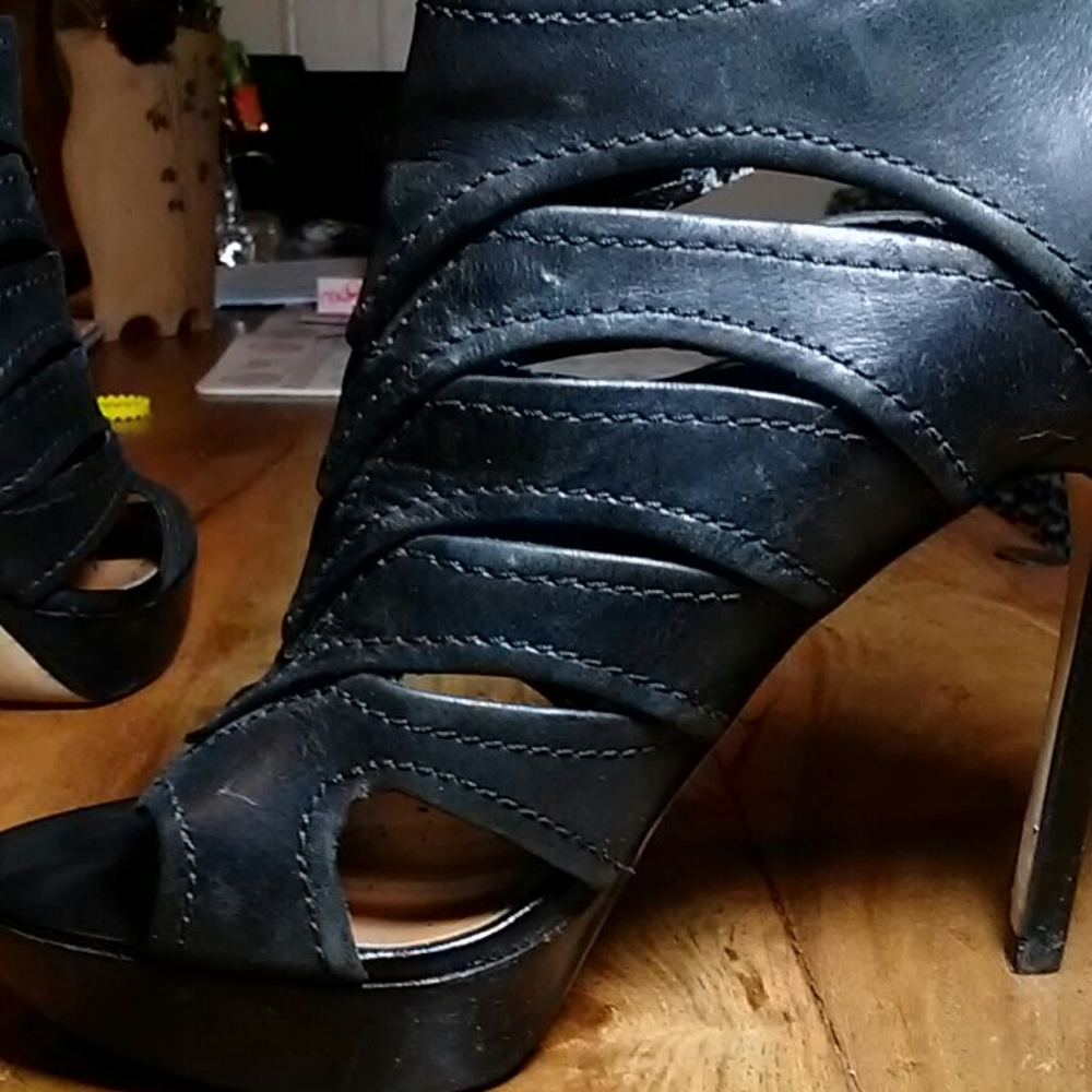 Stilettos - Picture 5 of 5